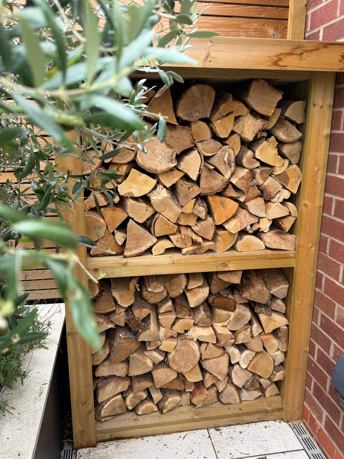 Stock Up on Kiln-Dried Firewood in Manchester Ready for Winter