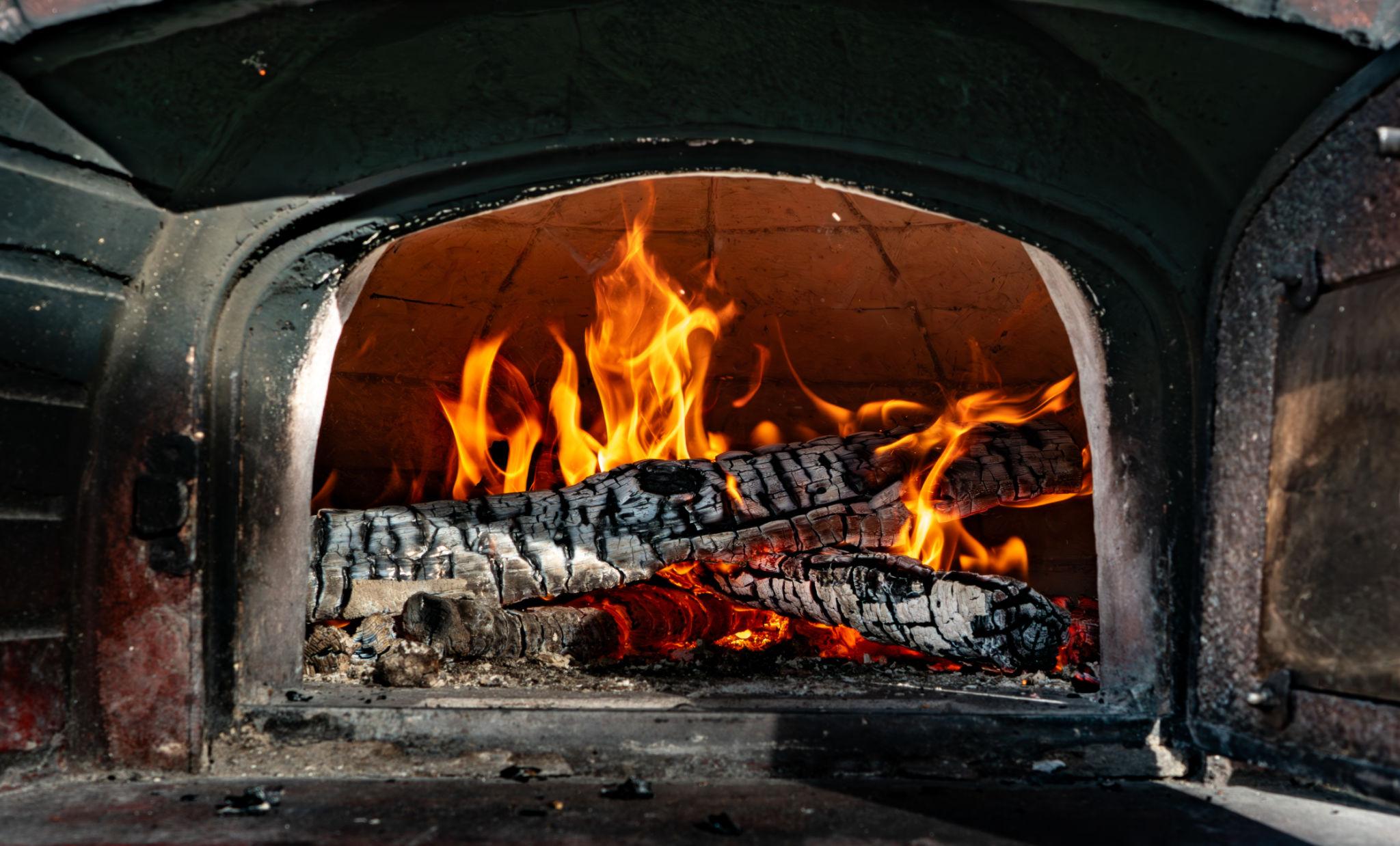 10 Net Birch Log Bundle – Premium Kiln-Dried Pizza & Firewood Logs